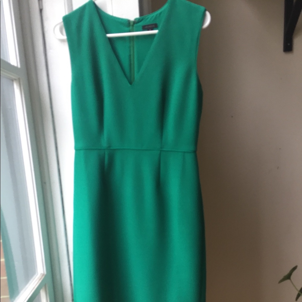Ann Taylor green dress 💚 perfect work attire